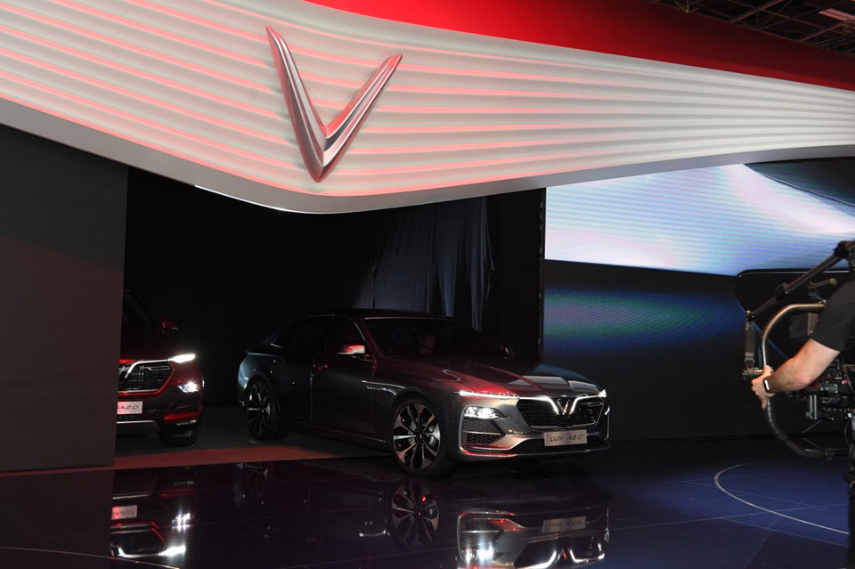 Ảnh thực tế xe VinFast vừa ra mắt ở Paris Motor Show - Ôtô